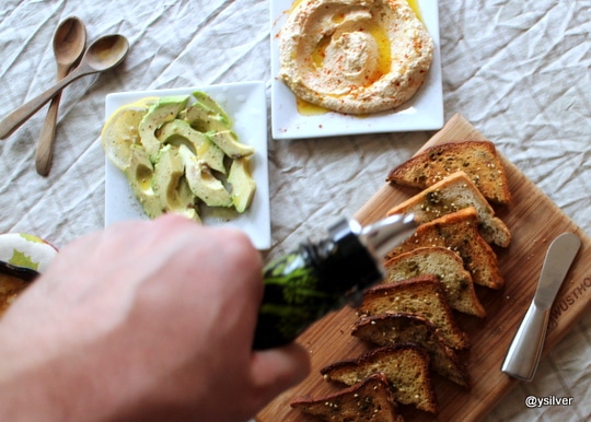 Garlic zaatar toast with olive oil